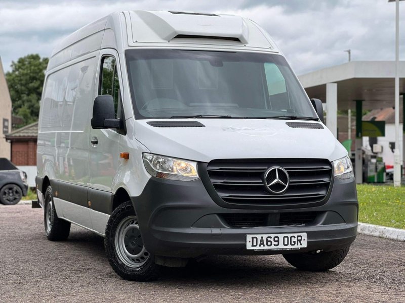MERCEDES-BENZ SPRINTER