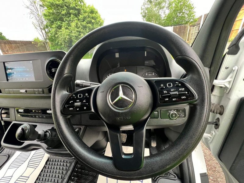 MERCEDES-BENZ SPRINTER