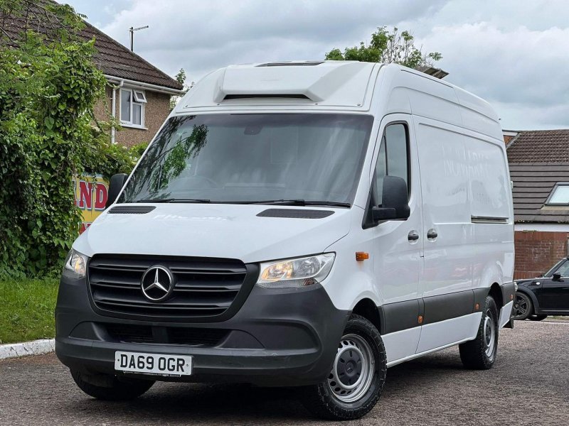MERCEDES-BENZ SPRINTER