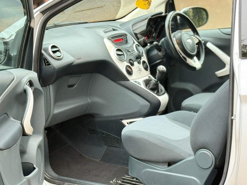 FORD KA