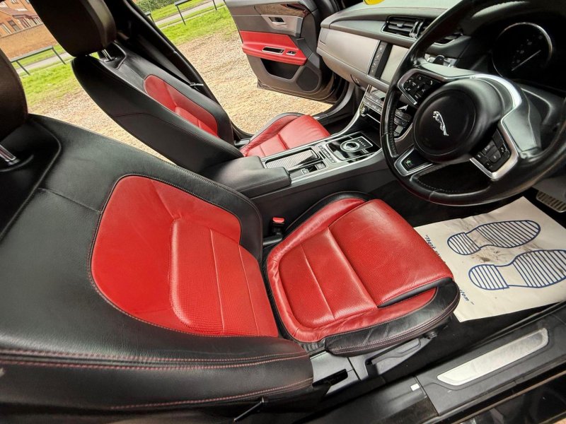 JAGUAR XF