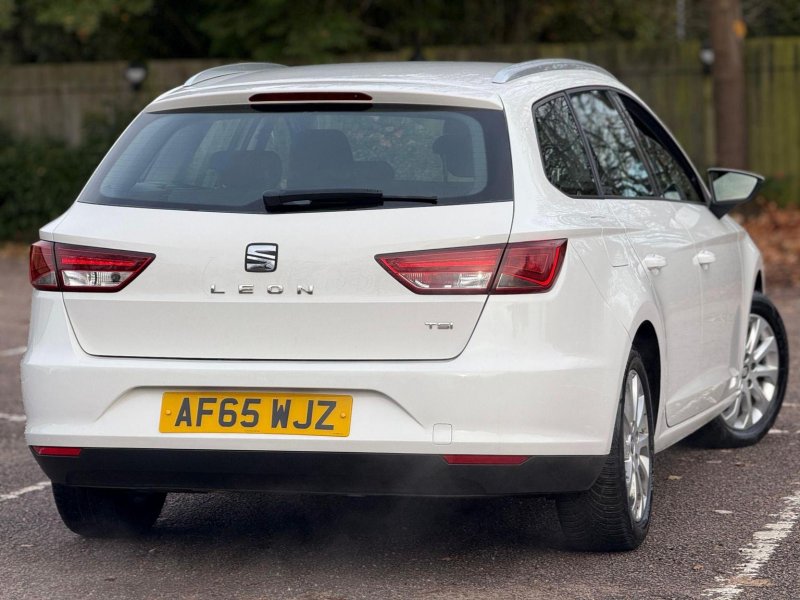 SEAT LEON