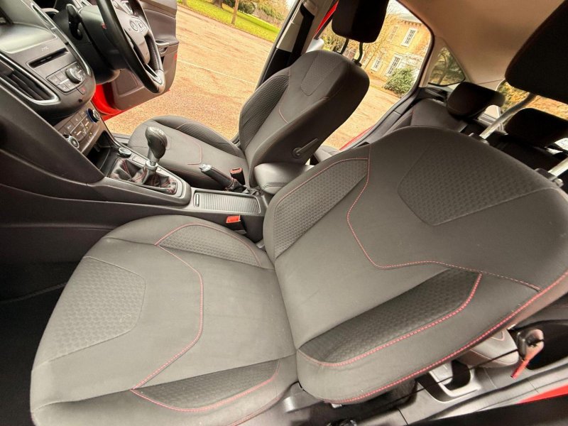 FORD FOCUS