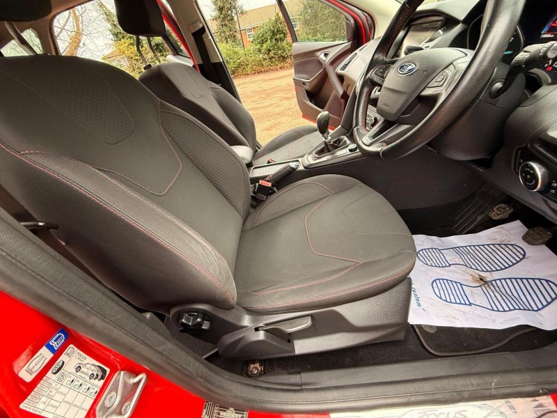 FORD FOCUS