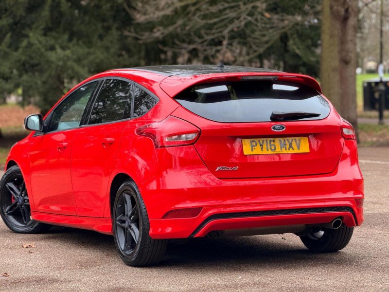 FORD FOCUS