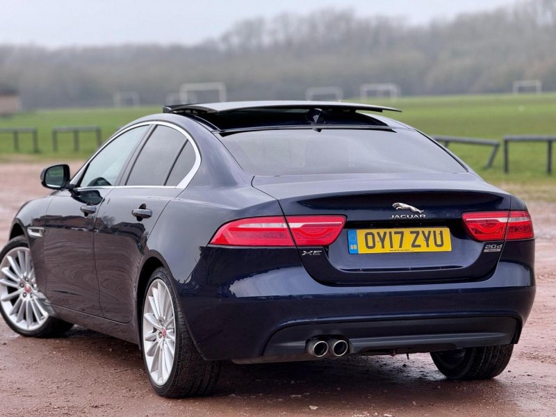 JAGUAR XE