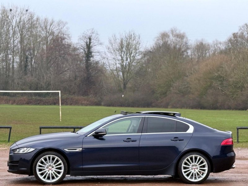 JAGUAR XE