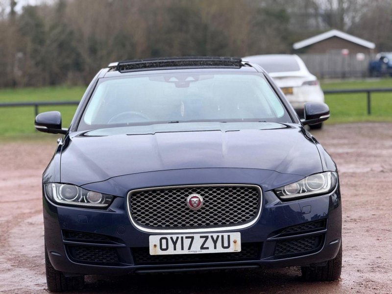 JAGUAR XE