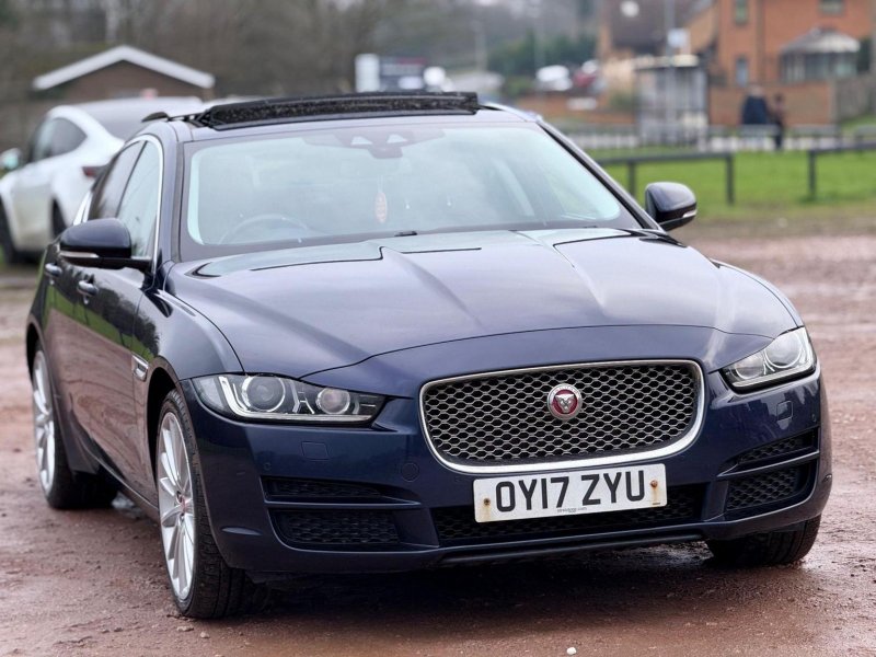 JAGUAR XE