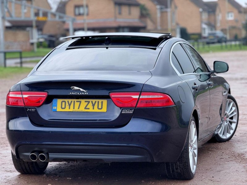 JAGUAR XE