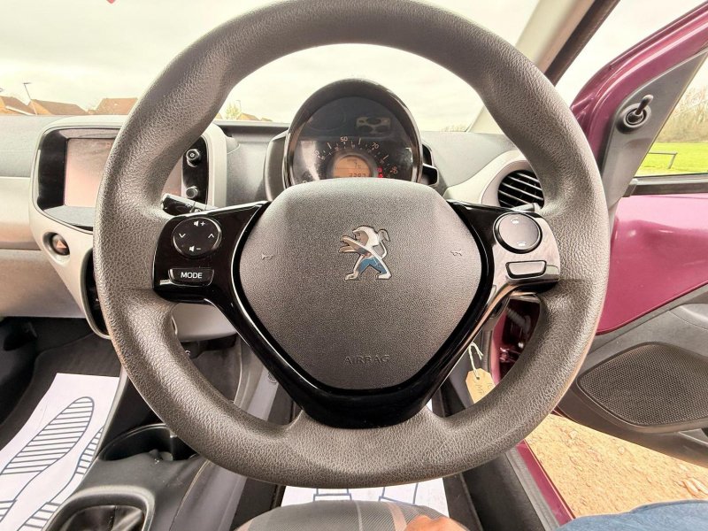 PEUGEOT 108