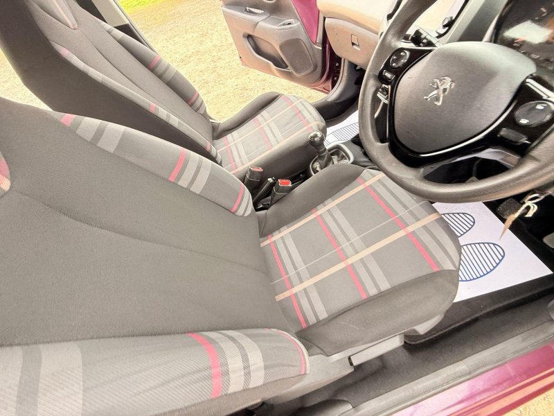 PEUGEOT 108