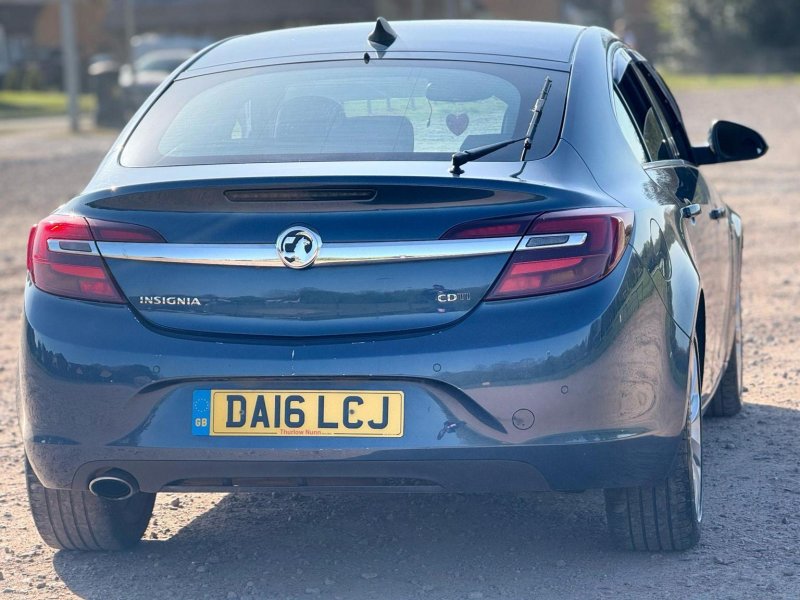 VAUXHALL INSIGNIA
