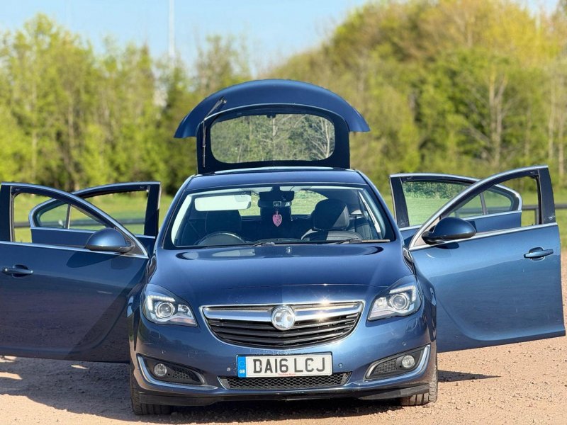 VAUXHALL INSIGNIA