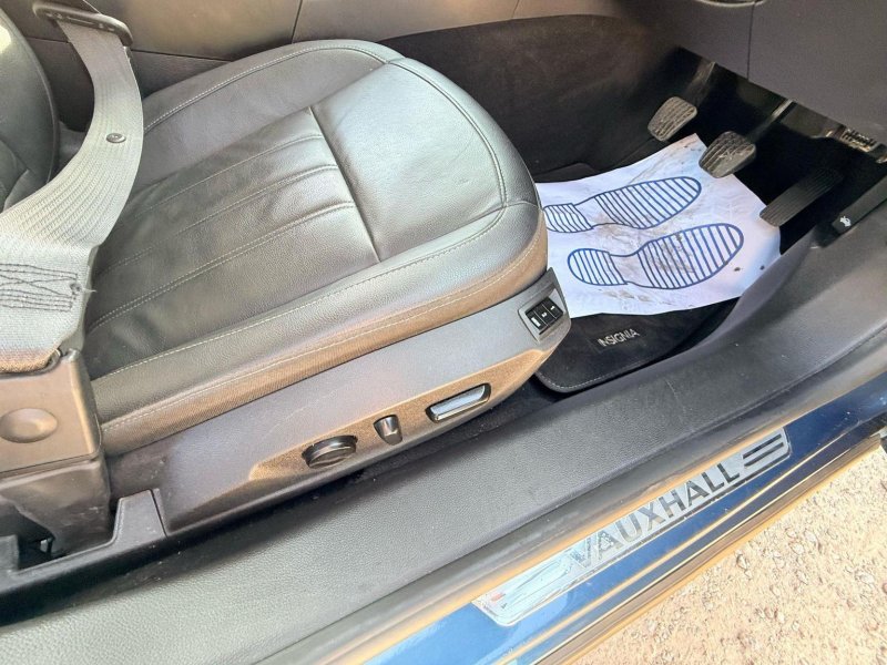 VAUXHALL INSIGNIA