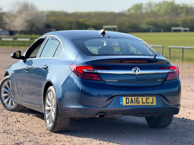 VAUXHALL INSIGNIA