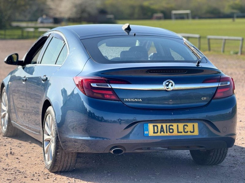 VAUXHALL INSIGNIA