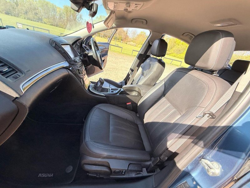 VAUXHALL INSIGNIA