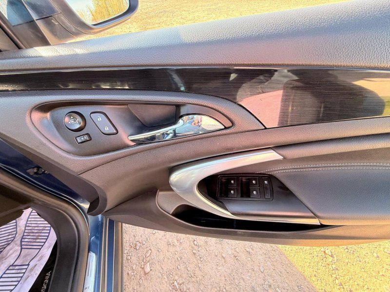 VAUXHALL INSIGNIA