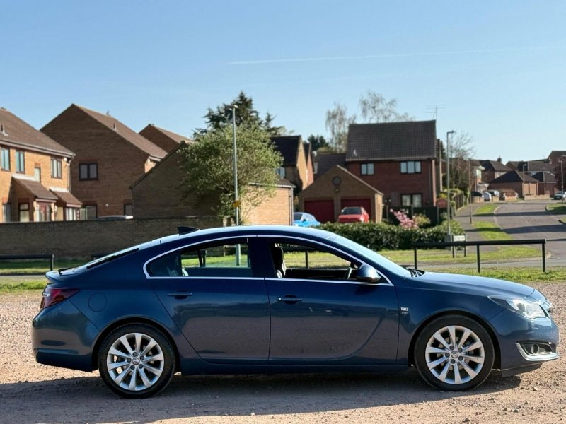 VAUXHALL INSIGNIA