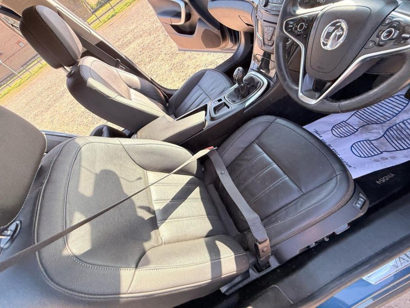 VAUXHALL INSIGNIA