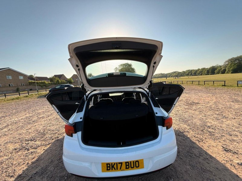 VAUXHALL ASTRA