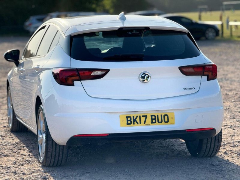 VAUXHALL ASTRA