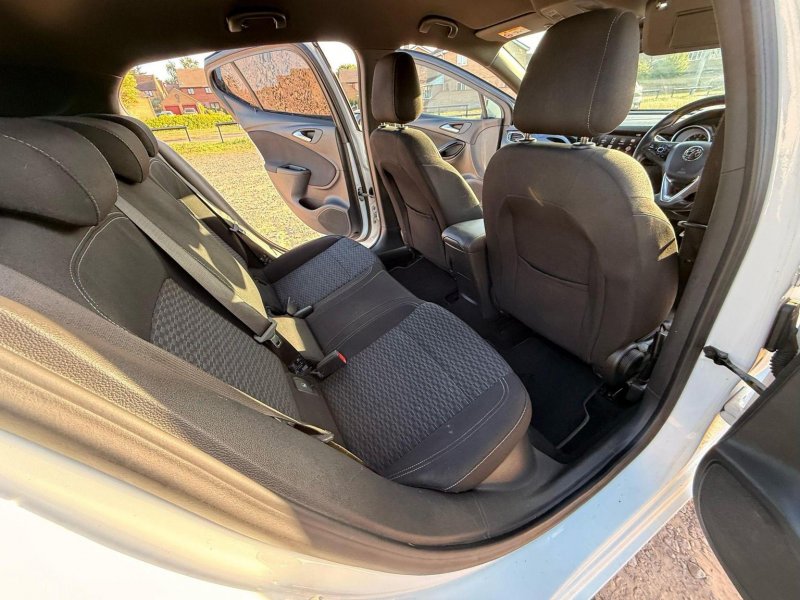VAUXHALL ASTRA