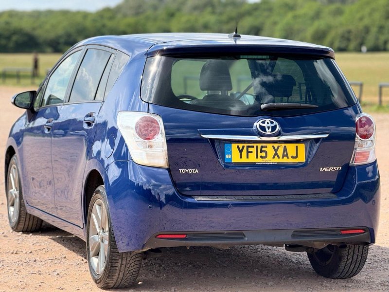 TOYOTA VERSO