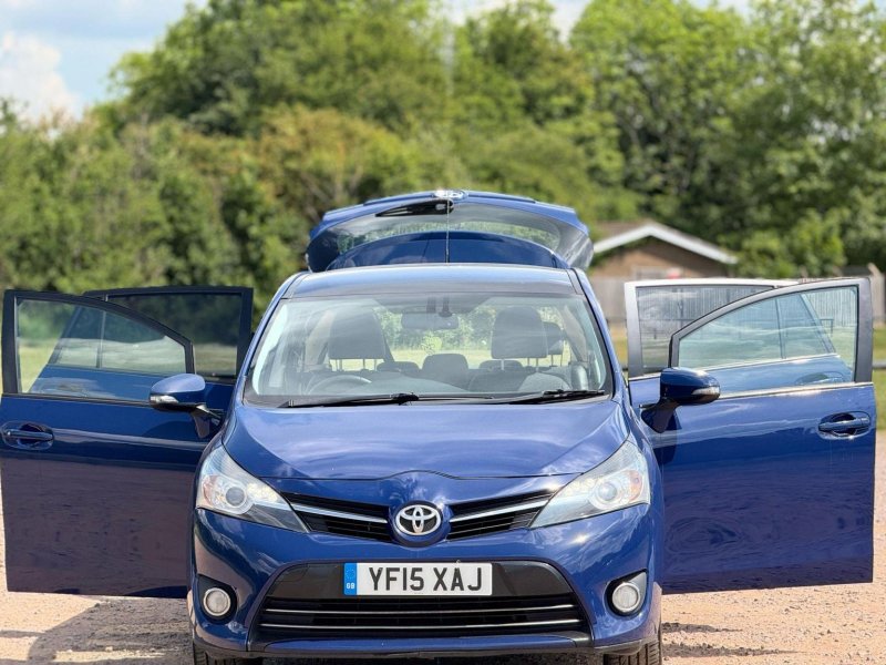 TOYOTA VERSO