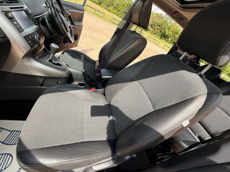 TOYOTA VERSO