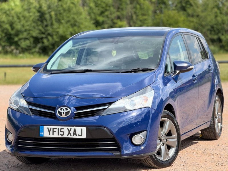 TOYOTA VERSO