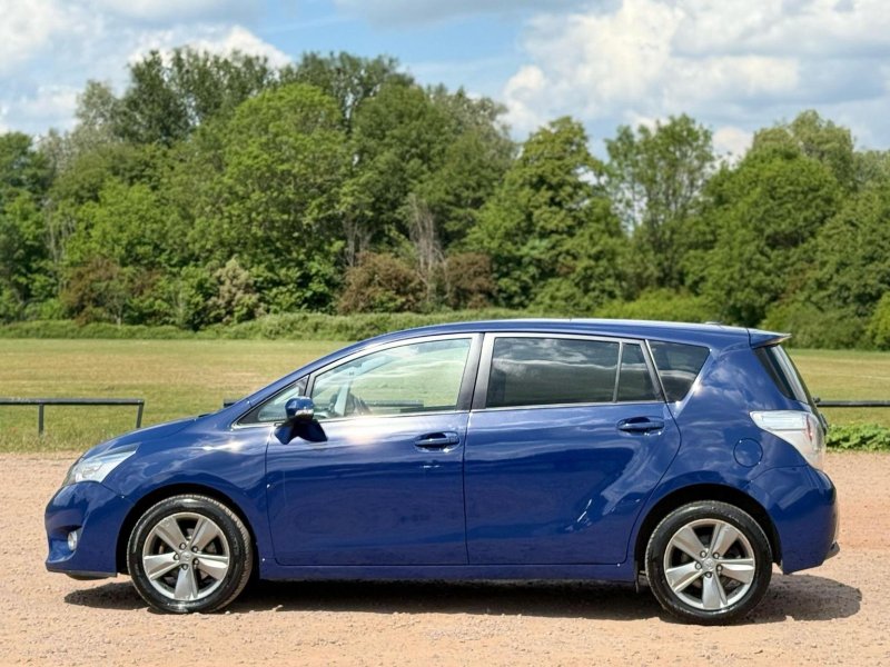 TOYOTA VERSO
