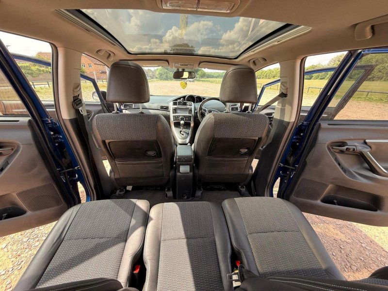 TOYOTA VERSO
