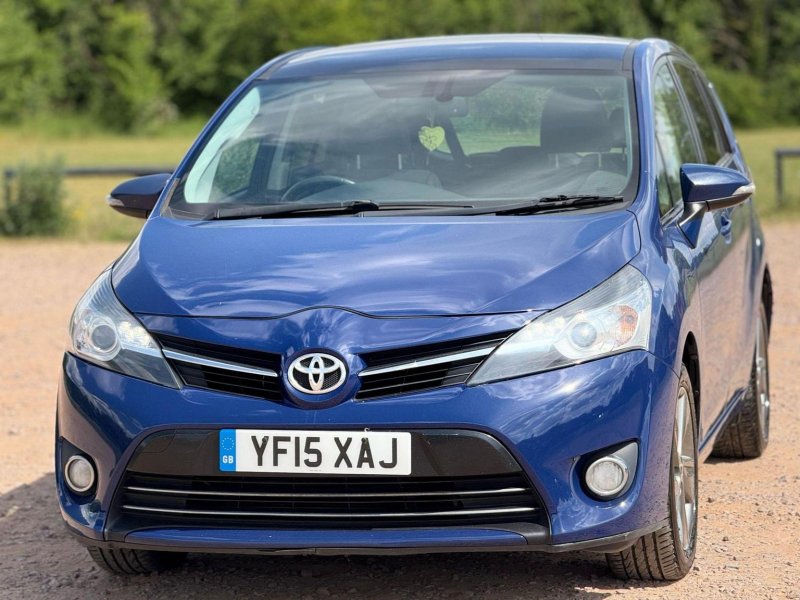 TOYOTA VERSO