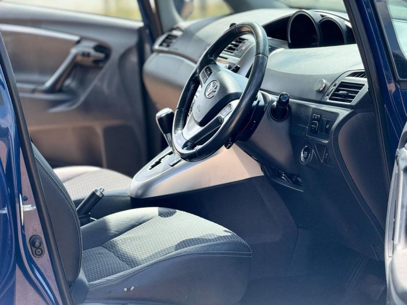 TOYOTA VERSO