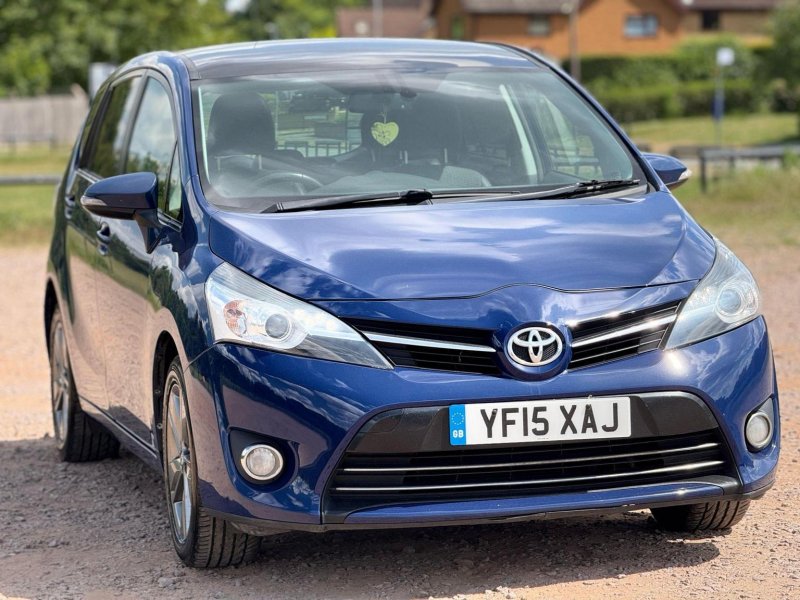 TOYOTA VERSO