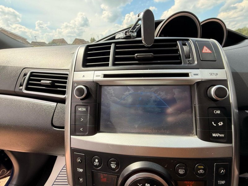TOYOTA VERSO