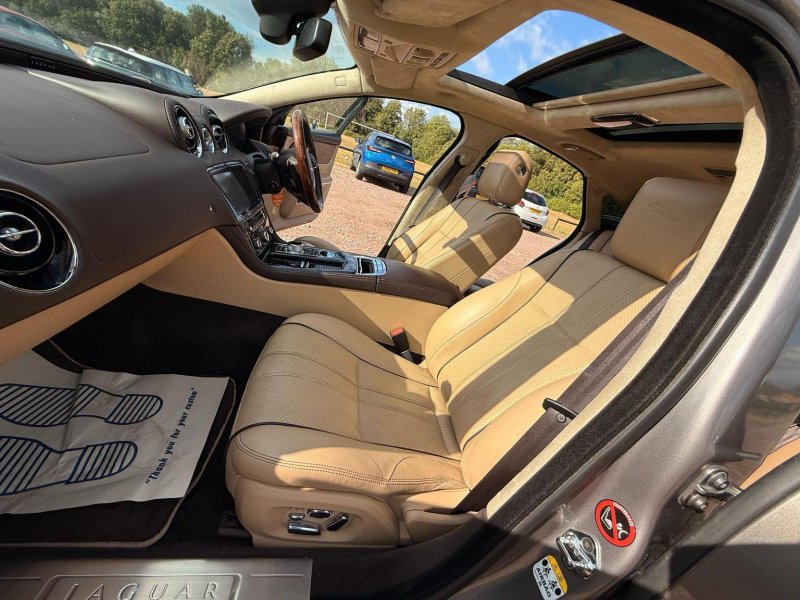 JAGUAR XJ