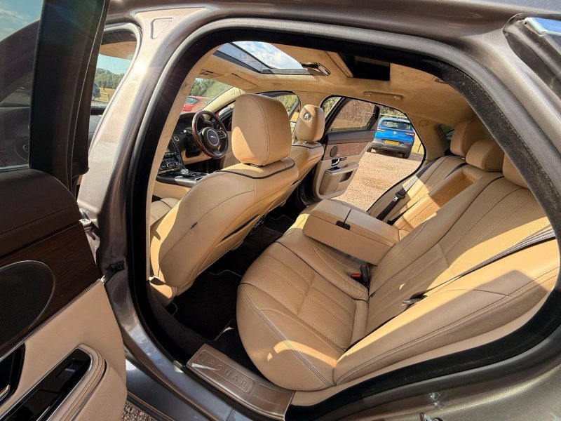JAGUAR XJ