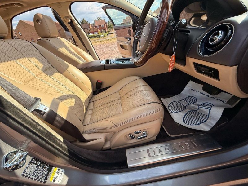 JAGUAR XJ