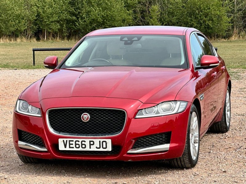 JAGUAR XF