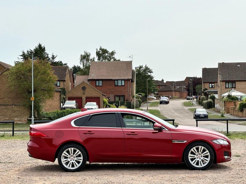 JAGUAR XF