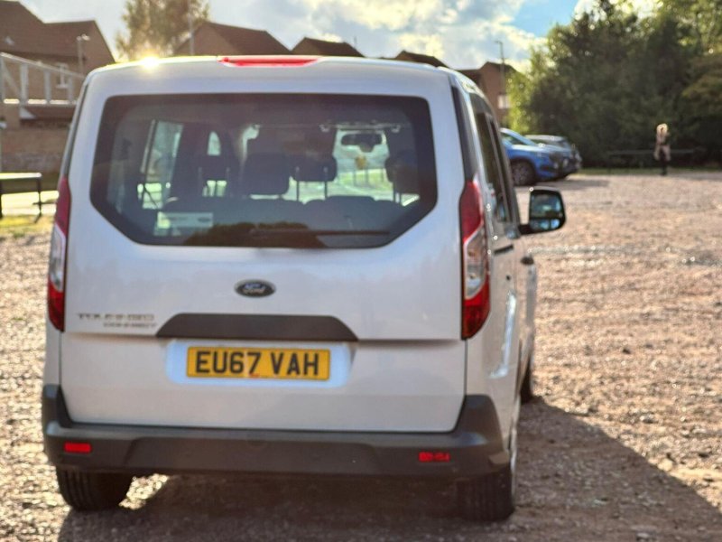 FORD GRAND TOURNEO CONNECT
