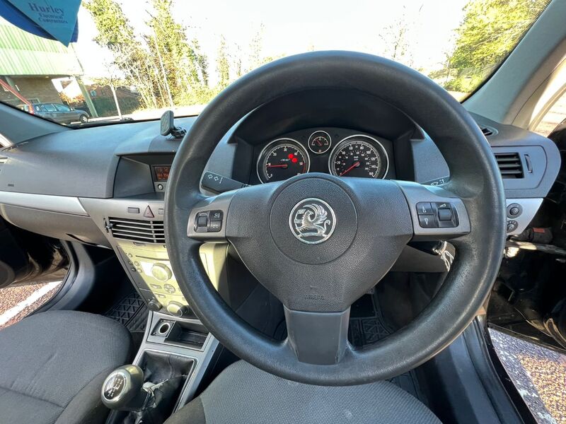 VAUXHALL ASTRA